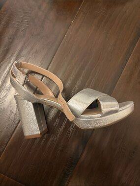 Kelly & Katie Silver Metallic Block Heel Sandals